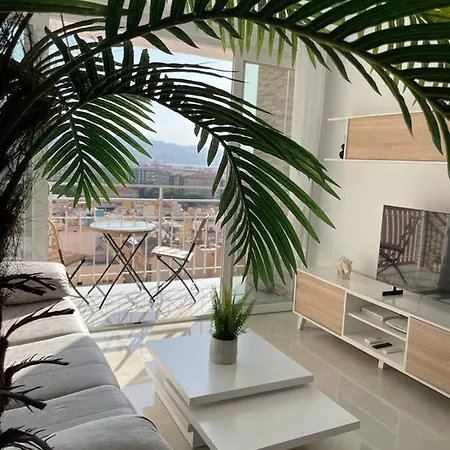 Holidays2malaga Princesa 3 Dormitorios, Vistas Al Mar Y Montana, Terraza Y A 200m A La Playa Малага